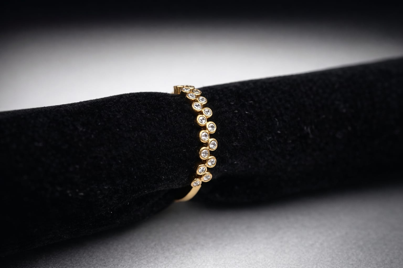 Anel cravejado - tamanho 18